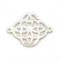 White mother-of-pearl, in shape of openwork celtic pattern, 18*24mm x 1pc