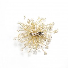 Flower brooch, in white freshwater pearls x 1pc