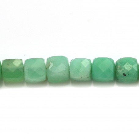 Chrysoprase in the shape of a faceted round, 2 * 2.5mm x 40cm