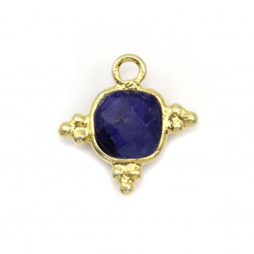 Charm in treated square faceted sapphire stone on golden silver 7mm x 1pc