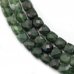 Jade vert naturel, forme cube facetté, 5mm x 39cm