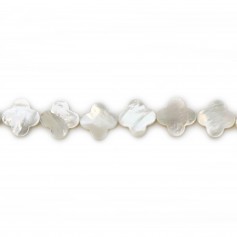 White mother-of-pearl clover shape bead strand 18mm x 40cm
