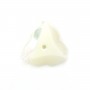 White mother-of-pearl 3 petal flower 12mm x 1pc