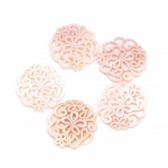 Pink mother-of-pearl floral pattern with openwork 18mm x 1pc