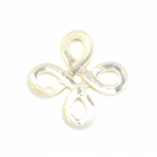 White mother-of-pearl chinese knot 25mm x 1pc