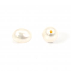 Freshwater cultured pearl, white, olive, 8-9mm x 1pc