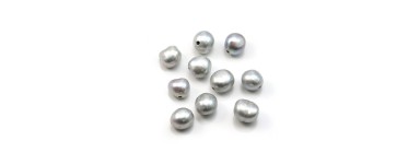 Freshwater cultured pearl with large hole
