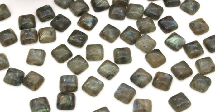 Labradorite : History, Origin, Composition, Virtues, Meaning and Purification of the stone
