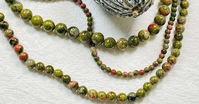 Unakite: virtues, composition, history, origin and purification of the stone